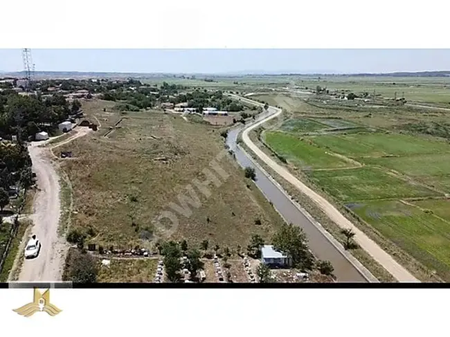 Land with electricity, road, and water in EDİRNE IPSALA SARICALİ KÖYinside the village, 3299 square meters