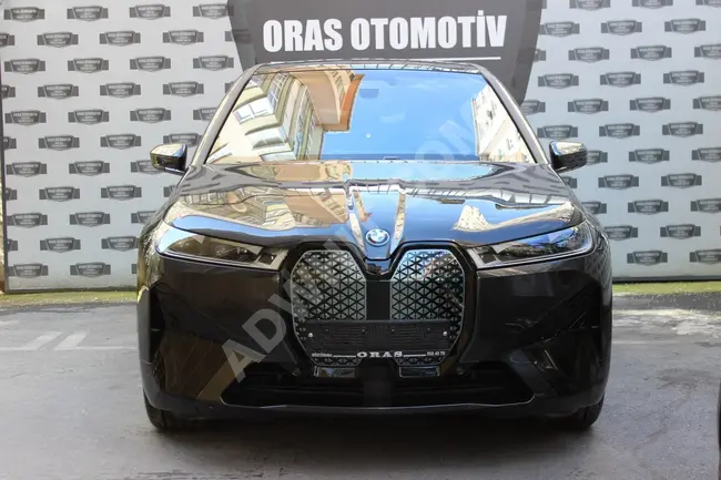 BMW İX FİRS EDİTİON -  موديل 2022 - بدون طلاء  25,000 كم - من اوراس للسيارات