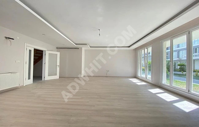 Luxury 3+2 duplex apartment in a family complex in Beylikdüzü!!