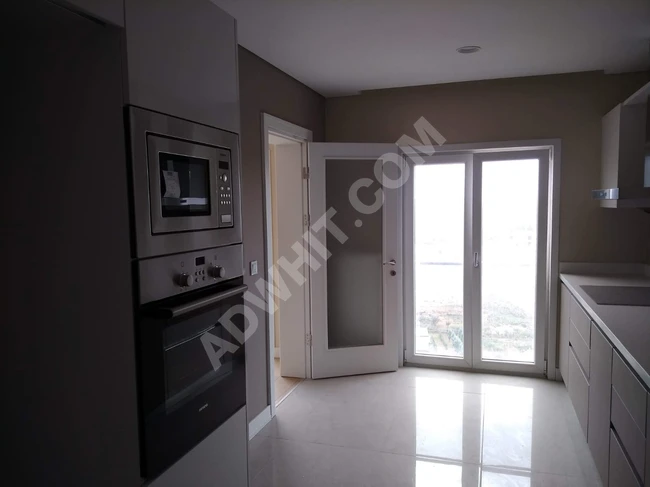 Apartment for sale 4+1 with an area of 226 square meters in Kayasehir Avrupa Konutlari Phase 1