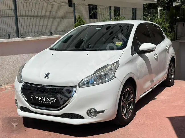 Peugeot 208, 36 months' hand-signed checks with a 30% down payment