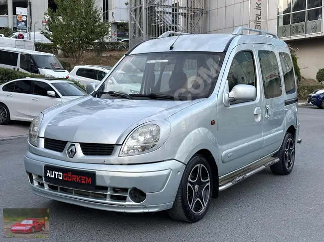 Renault Kangoo 229,000 km, uniquely clean with two sliding doors and air conditioning