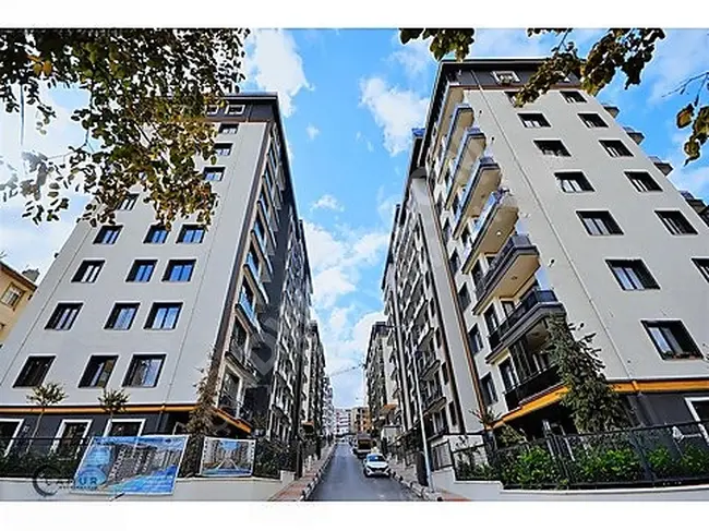 ÇAMUR'DAN TOYA MODA'DA HAVUZ MANZARALI TERASLI 1+1 SATILIK DAİRE