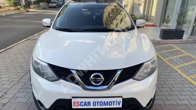 From ESCAR Nissan Qashqai 2014 1.6 Diesel C, with a glass roof