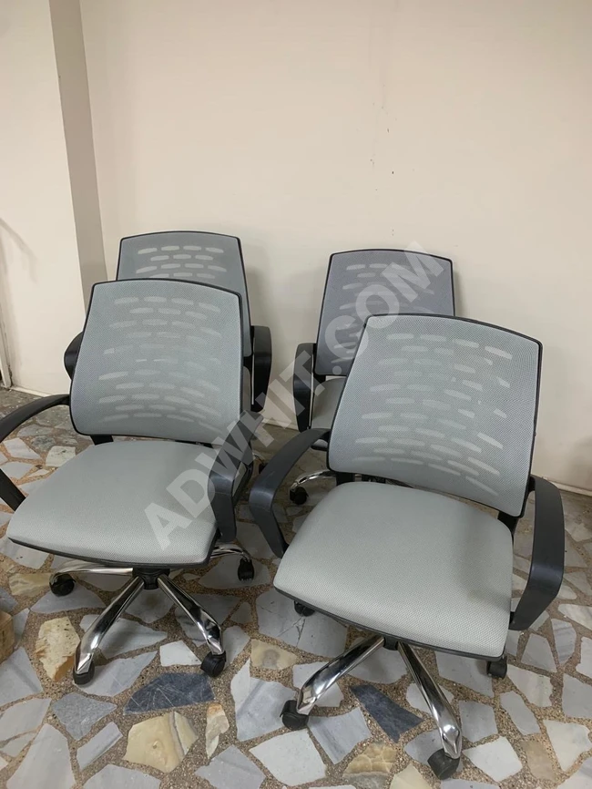 4 used office chairs for sale