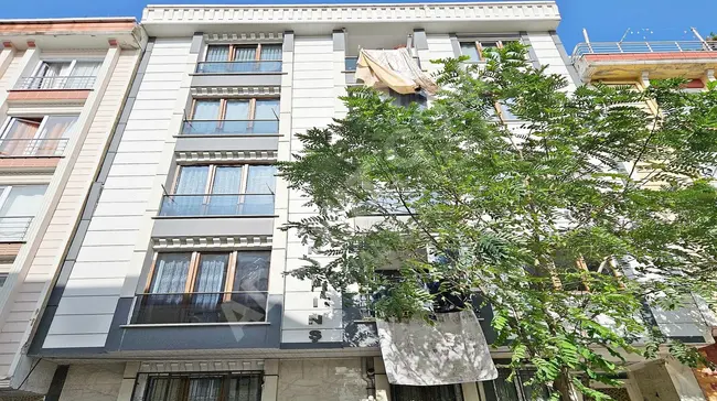 Apartment with a garden 2+1 specially decorated by Mehal Yapi in Beylikduzu