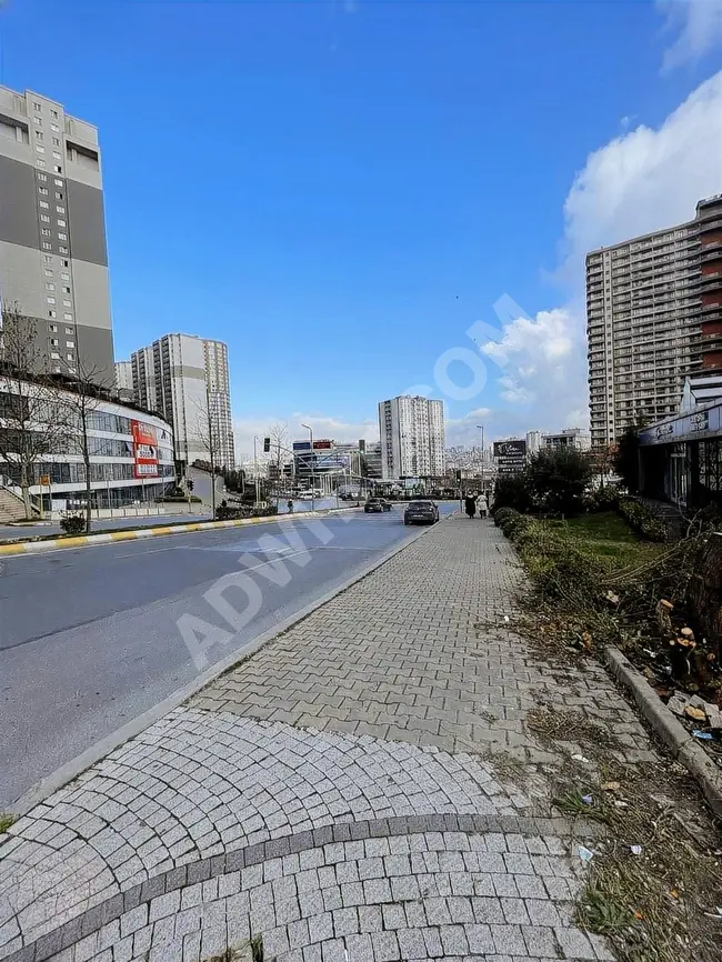 An empty 2+1 apartment with a separate kitchen in the Evim Yüksükdağ complex with a city view