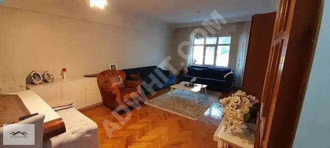 Apartment for sale 3+1 with an area of 150 square meters next to Migros 5M in Beylikdüzü