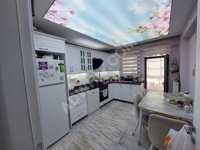 METROBÜSE ÇOK YAKIN AİLE APARTMANINDA LÜKS 2+1