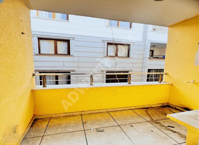 Luxury apartment at a discounted price, decorated with a balcony on the middle floor - from Beylikdüzü, Sima Yapı Real Estate