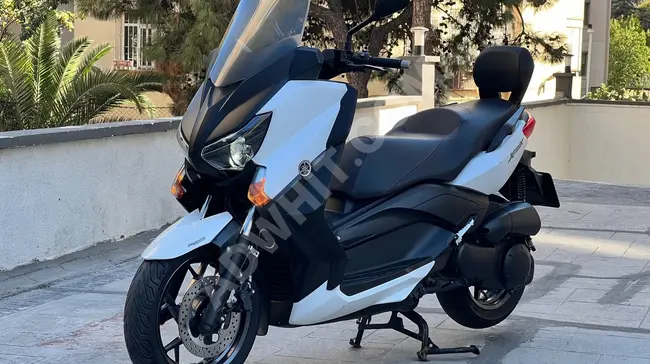 Yamaha X-Max 250 ABS, accident-free, original and without issues, includes head bonds