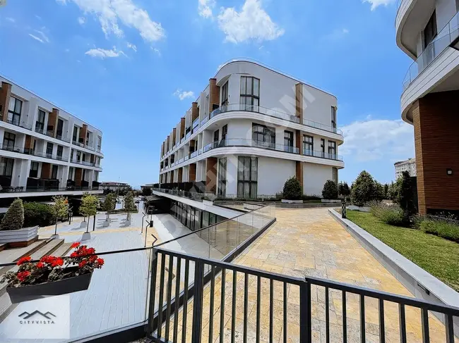 Apartment for sale with a balcony and sea view in Beylikdüzü, type 1+1