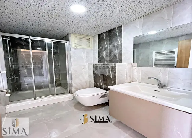 Very luxurious 1+1 apartment in a complex in Beylikduzu Esenyurt