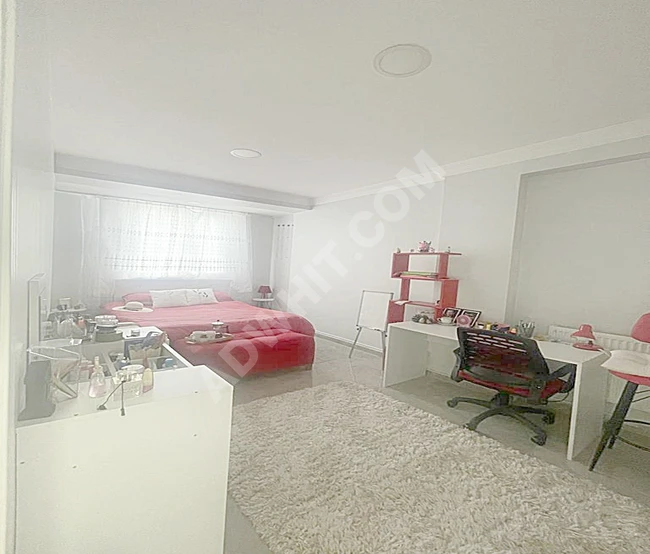 1+1 apartment for rent, 3 minutes from Metrobus within a residential complex