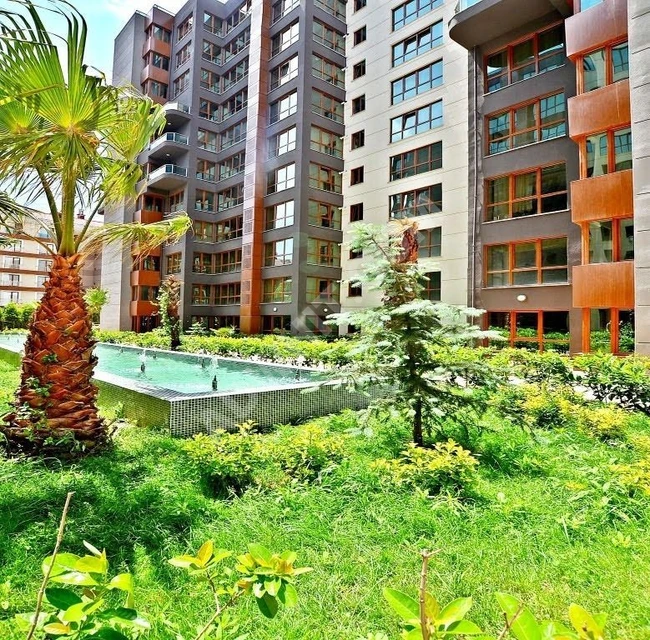 Family apartment for sale 3+1 in Beylikdüzü center