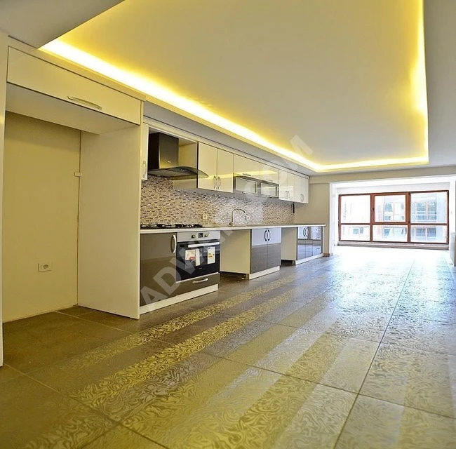 Family apartment for sale 3+1 in Beylikdüzü center