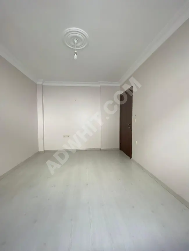 2+1 apartment for rent, clean, near the Metrobüs