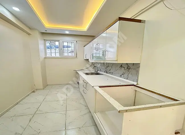 METROBÜSE 5 DK MESAFEDE AİLE BİNASINDA 2+1 GİRİŞ KAT DAİRE