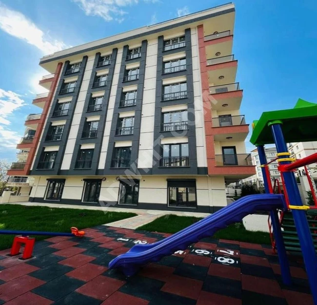 2+1 apartment with housing permit and suitable for loans within a complex in Beylikdüzü Kavaklı