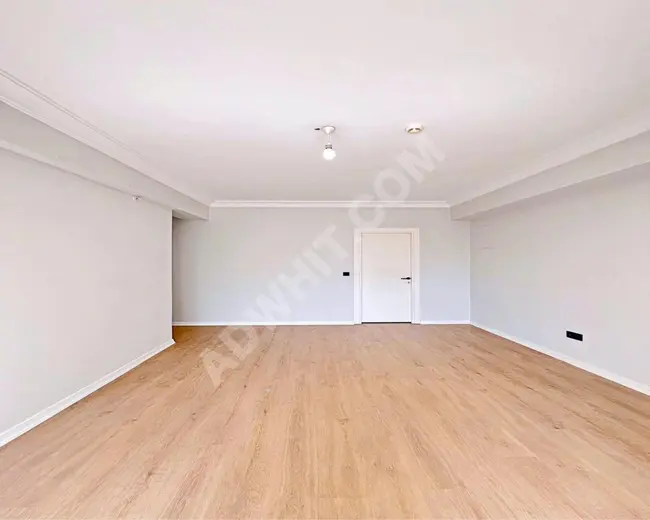 3+1 apartment for sale, spacious, within the complex and close to the metrobus