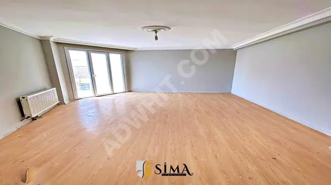 From Sima Construction! A 3+1 apartment urgently offered for sale at a low price near the square!