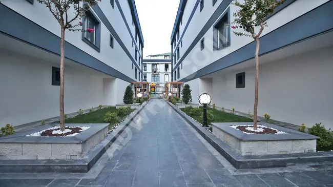 Inside the BEYLİKDÜZÜ complex, ground floor with a garden as beautiful as a villa