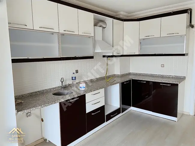 Apartment for sale 2+1 empty, renovated at a reasonable price in Taskopru, Inci location