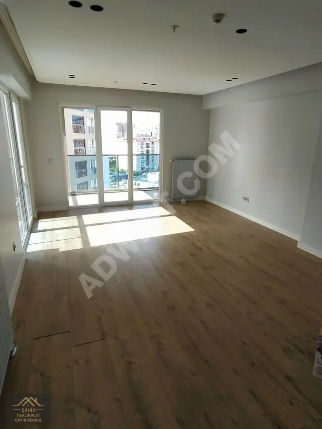 3+1 apartment for sale, empty, with a view of the natural scenery, close to the metrobus