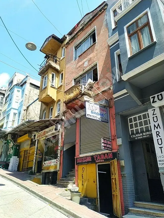 For sale: a complete building with 4 floors located between Gedik Pasha and Kadırga