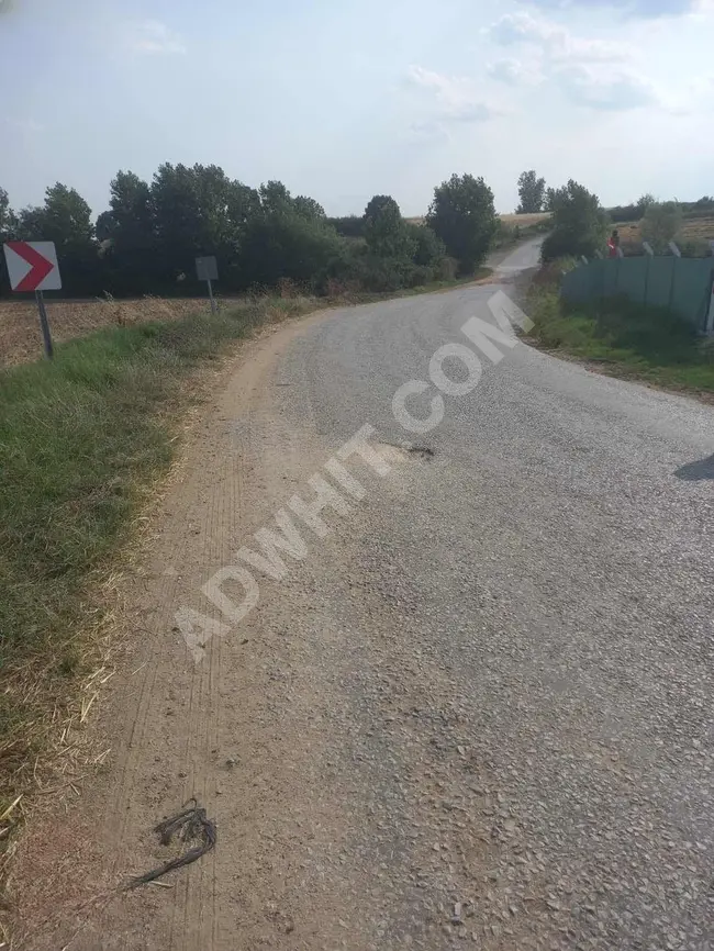 For sale: a 4576 square meter plot of land on the main road