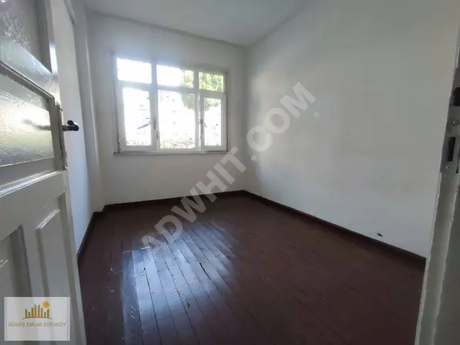 Apartment for rent 2+1 with an area of 85 m² on the ground floor with stove heating in Sefakoy, Kartaltepe neighborhood