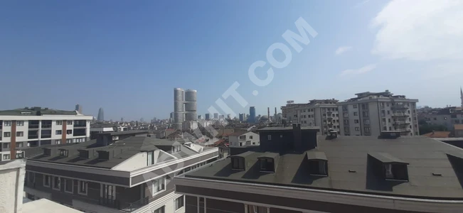 Duplex for sale in Ataşehir, a complex with a great view and excellent location