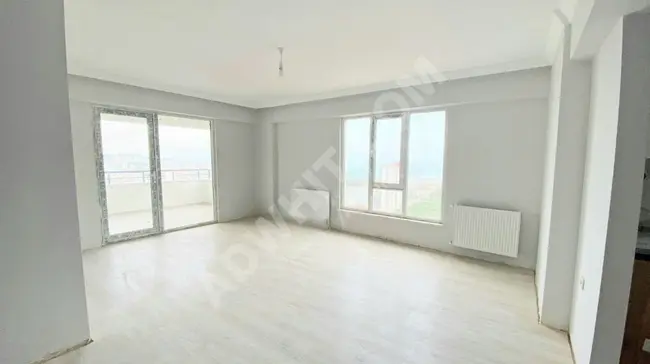 Apartment for sale with a sea view, 3+1, new, on the middle floor in ORDU FATSA