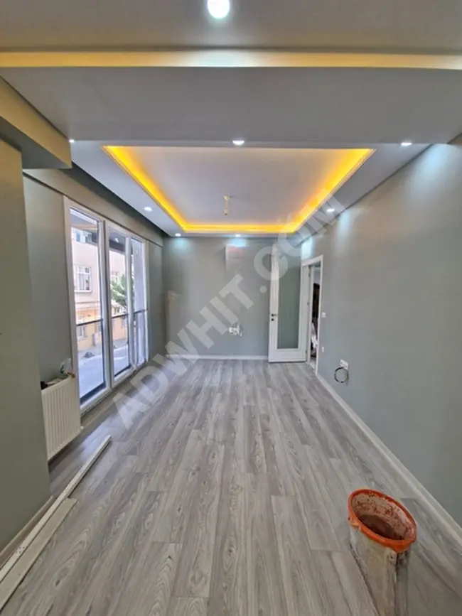 Title: House for sale in Yeşilova neighborhood, close to the E-5 highway, with a terrace, new, consisting of 2+1 and high entrance