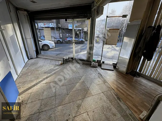 Commercial space for rent with an area of 30m² on a corner in BAYRAMPAŞA MALTEPE