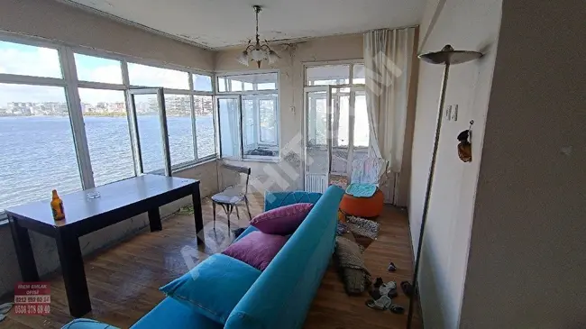 Apartment for sale 2+1 in Fatih Kucukcekmece neighborhood with a full lake view