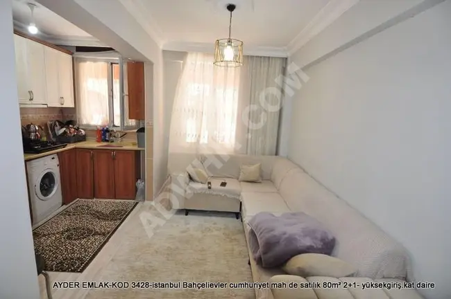 Bahçelievler cumhuriyet mah de satılık 80m² 2+1- yüksekgiriş.kat daire