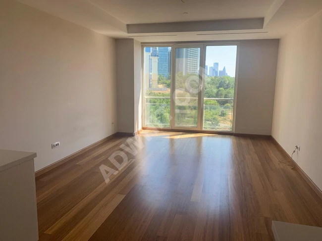 Empty apartment for sale 1+1 with a view of the complex in Maslak Mashat