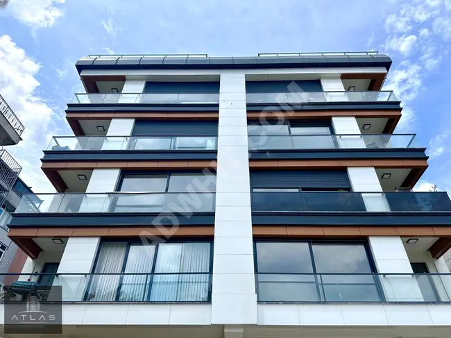 Atlas'tan, Sahil Yolunda, Deniz Manzaralı, 3+1, 145m2, E.Banyolu