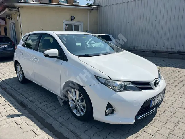 Car for sale AURIS model 2013 diesel 90 horsepower