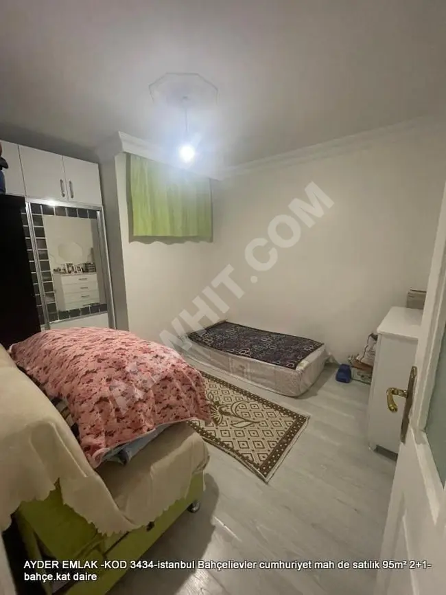 istanbul Bahçelievler cumhuriyet mah de satılık 95m² 2+1-bahçe.kat daire