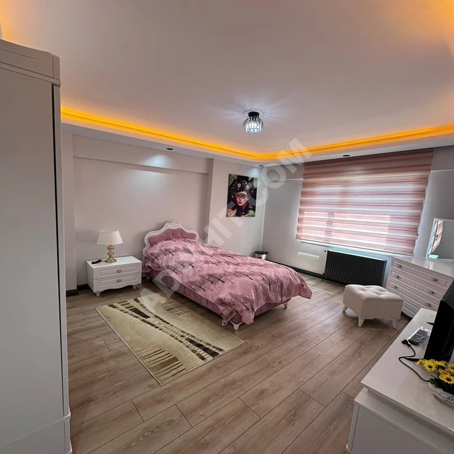 METROBÜSÜN DİBİNDE 2+1 FULL DEKORLU ARAKAT DAİRE