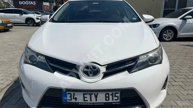 Car for sale AURIS model 2013 diesel 90 horsepower