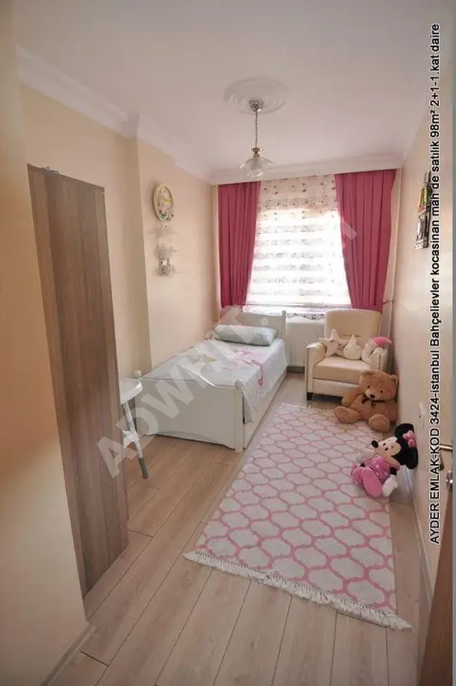 Apartment for sale with an area of 98 square meters 2+1 on the first floor in Istanbul Bahçelievler Kocasinan neighborhood