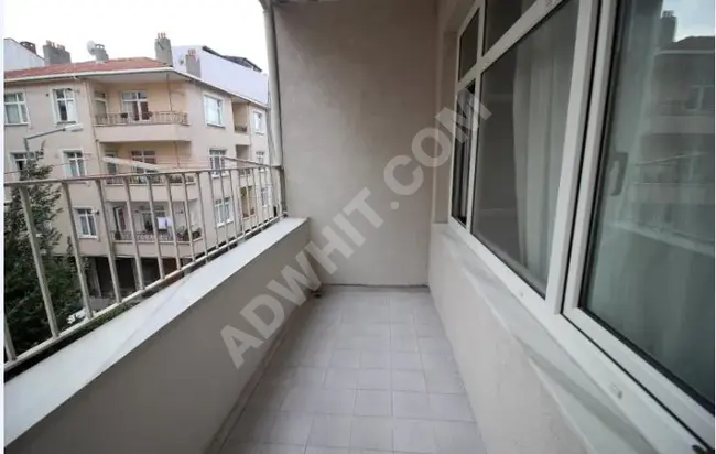 2+1 apartment for sale with an area of 110 square meters on the third floor in Istanbul, in the Yeşilova neighborhood, Küçükçekmece