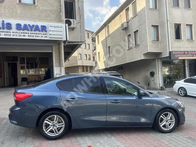 2020 Ford Focus 1.5 diesel automatic without changes and without damage with a large screen