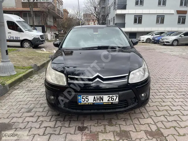 سيارة للبيع Citroen C4 موديل 2010 أوتوماتيكية نظيفة ومُعتنى بها بدون مصاريف