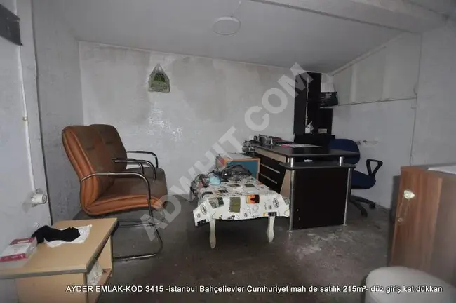 For sale: a 215 square meter shop - on the ground floor in Istanbul Bahçelievler Cumhuriyet