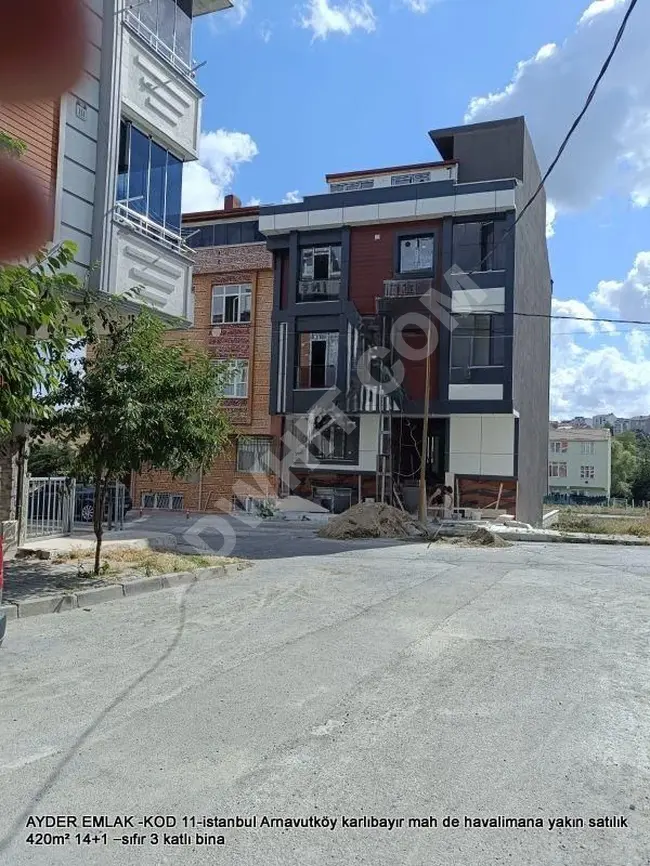 Karlıbayır neighborhood near the airport, 420 square meters for sale, 14+1 - new 3-story building