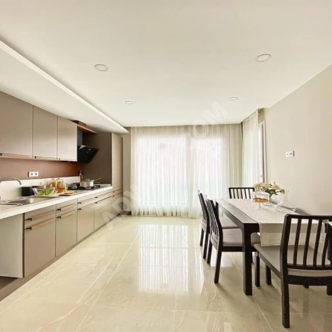 A spacious and practical 2+1 apartment within the complex at EGE 35 GYO!